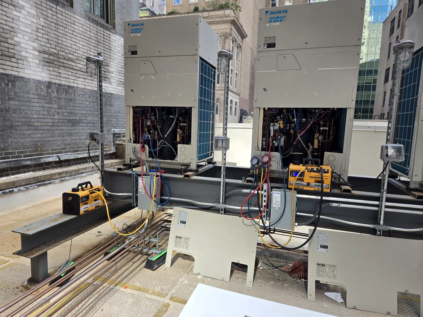 Rooftop variable refrigerant flow HVAC equipment during service work
